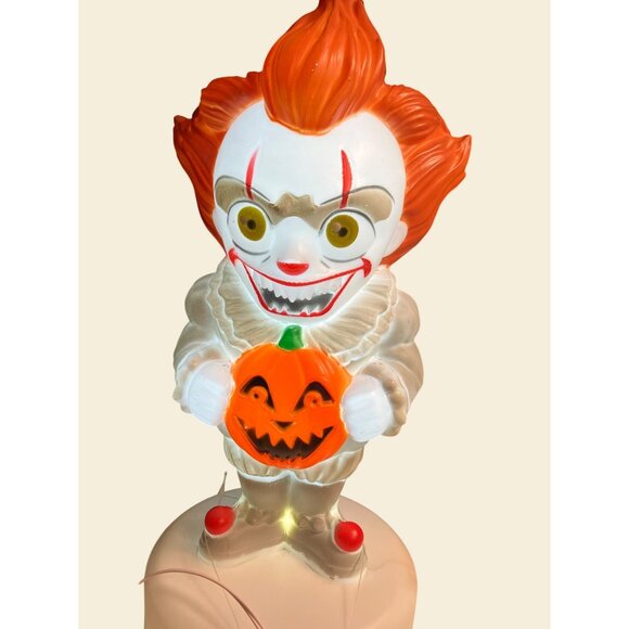 Pennywise IT Blow Mold 12" Halloween Lighted Decor Clown w/ Pumpkin - Picture 9 of 13